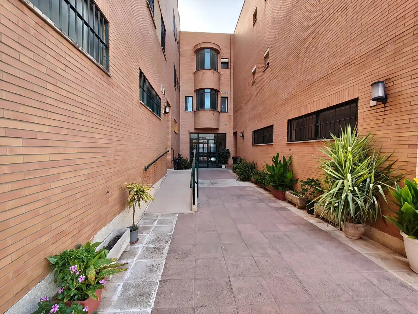 Exterior view of Attic for rent in Sevilla  with Air Conditioner and Furnished