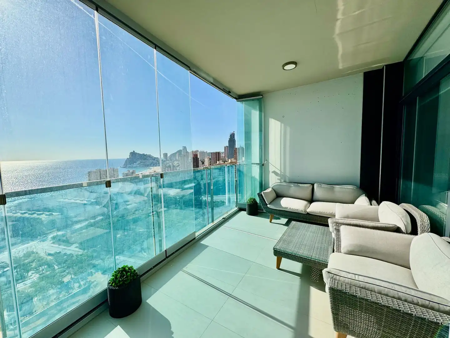 Apartamento con piscina en venta en Playa de Poniente, imagen 2