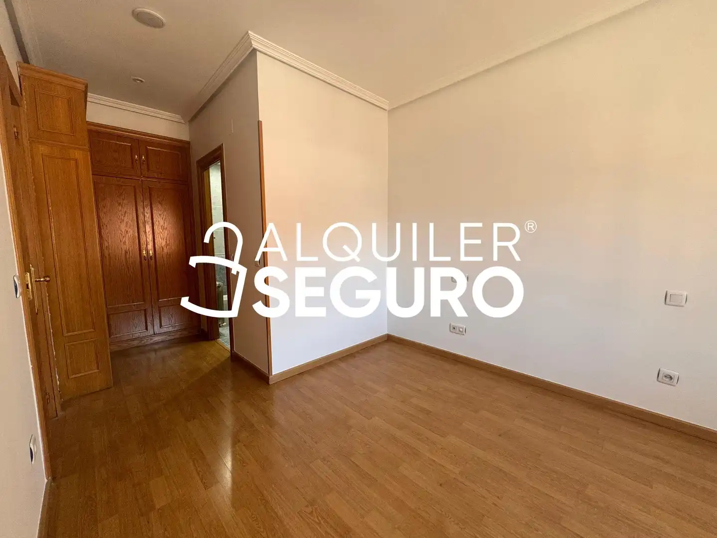 Dormitori de Casa o xalet de lloguer en Madrid amb Aire condicionat, Calefacció i Terrassa