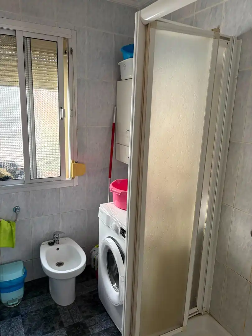 Bathroom of Flat for sale in Granada  with Balcony
