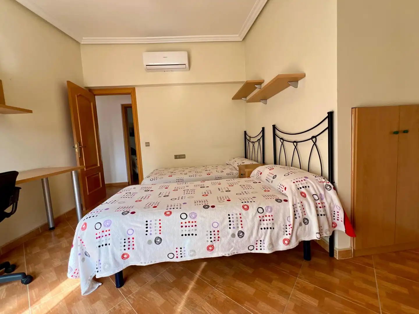 Habitación de Casa adosada en venta en La Nucia con Aire acondicionado, Jardín privado y Trastero