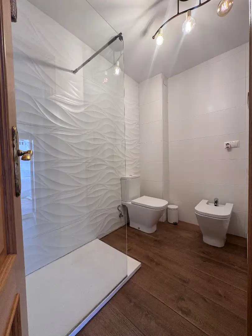 Baño de Casa adosada en venta en Benicasim / Benicàssim con Aire acondicionado, Calefacción y Jardín privado