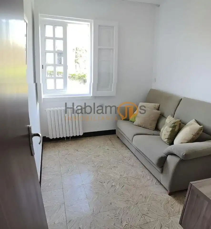 Dormitori de Casa o xalet en venda en Arealonga