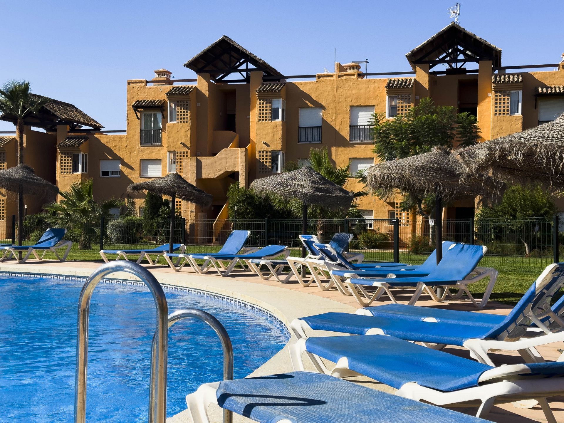 Swimming pool of Planta baja for sale in Casares  with Air Conditioner, Terrace and Storage room