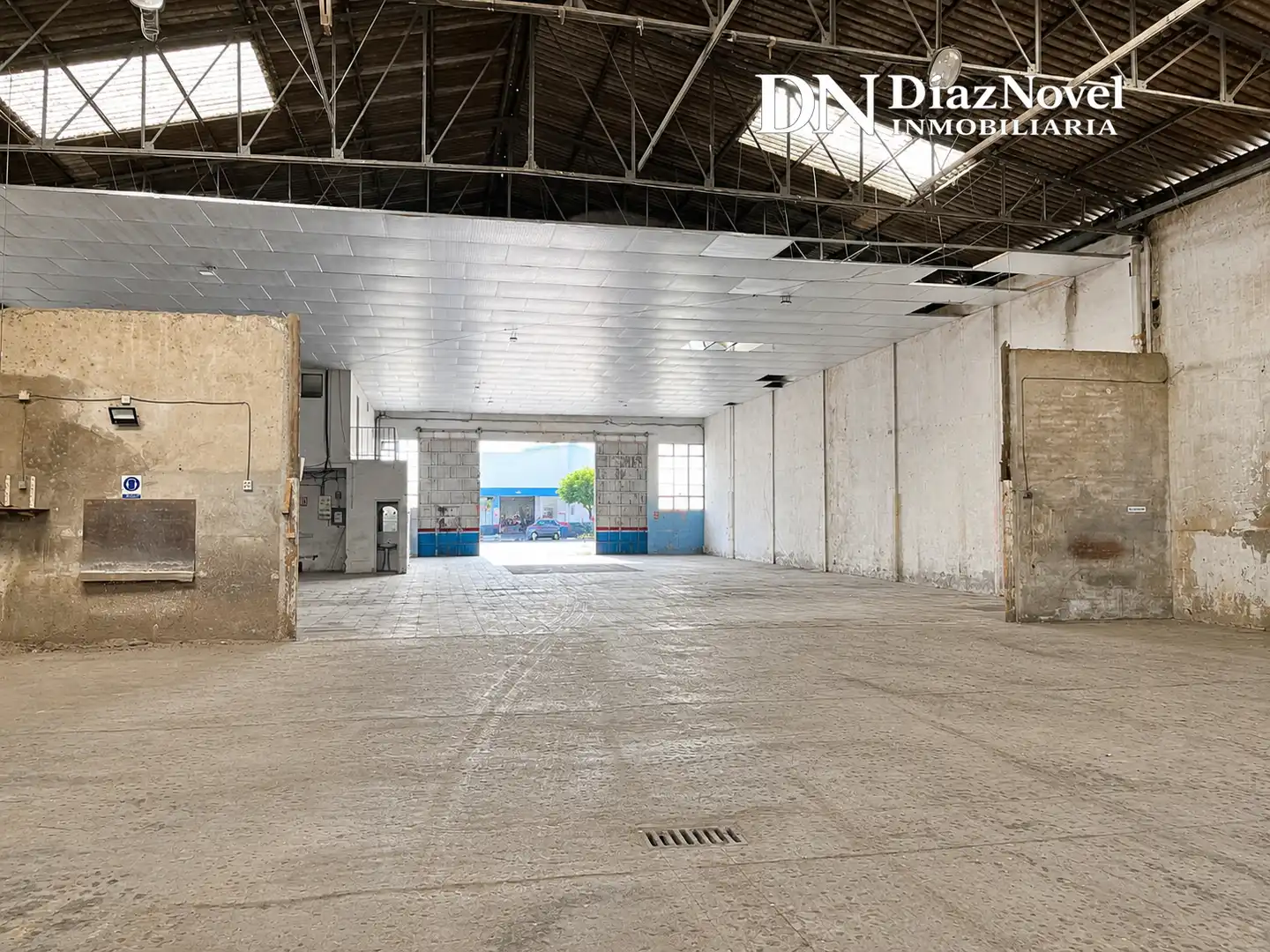 Nave industrial de alquiler en Málaga con Alarma