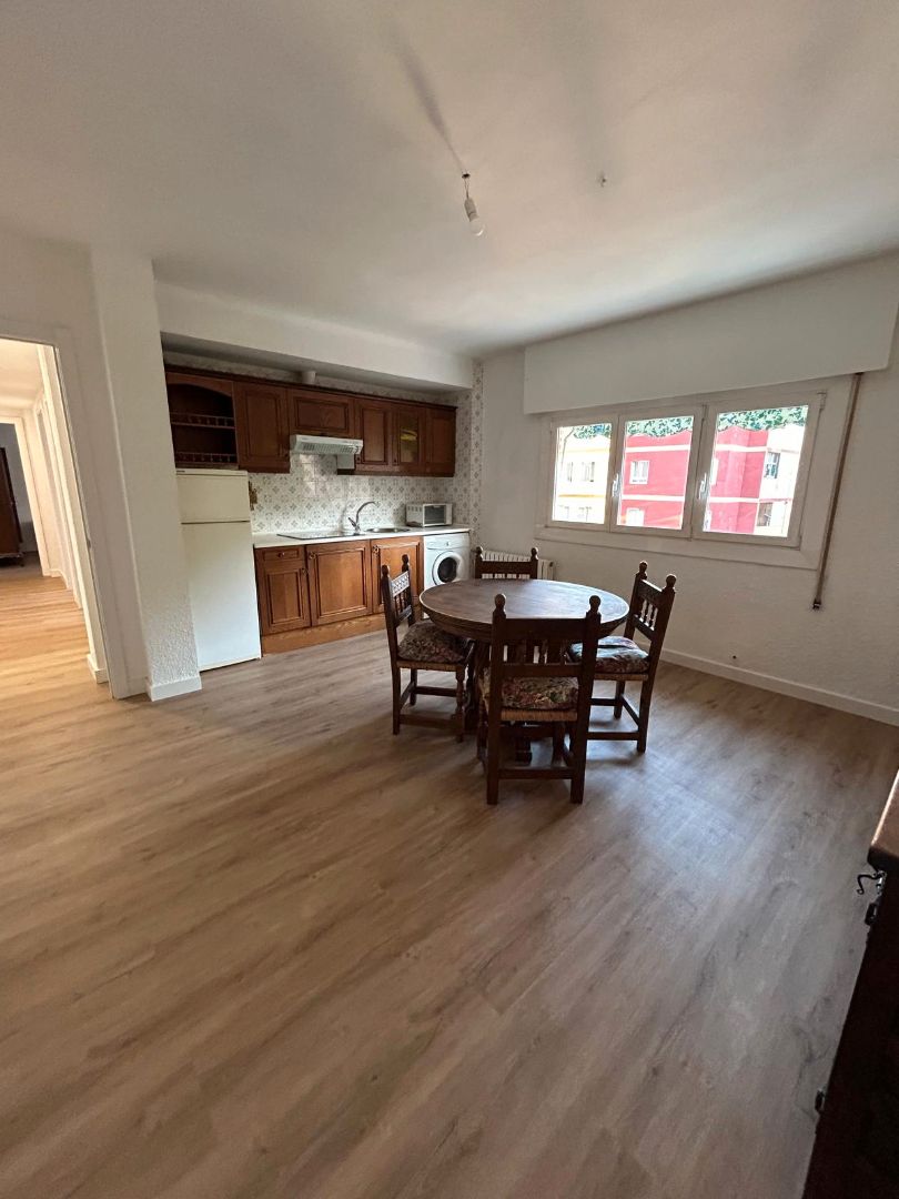 Kitchen of Flat to rent in  Zaragoza Capital  with Heating, Parquet flooring and Oven