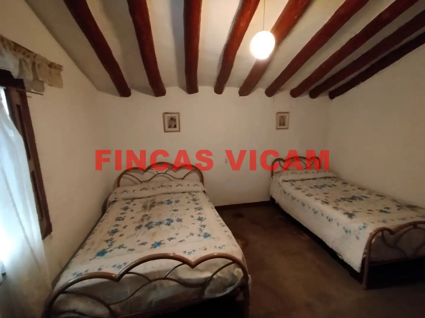 Detached homes for sale in Calle la Iglesia, Sangarrén