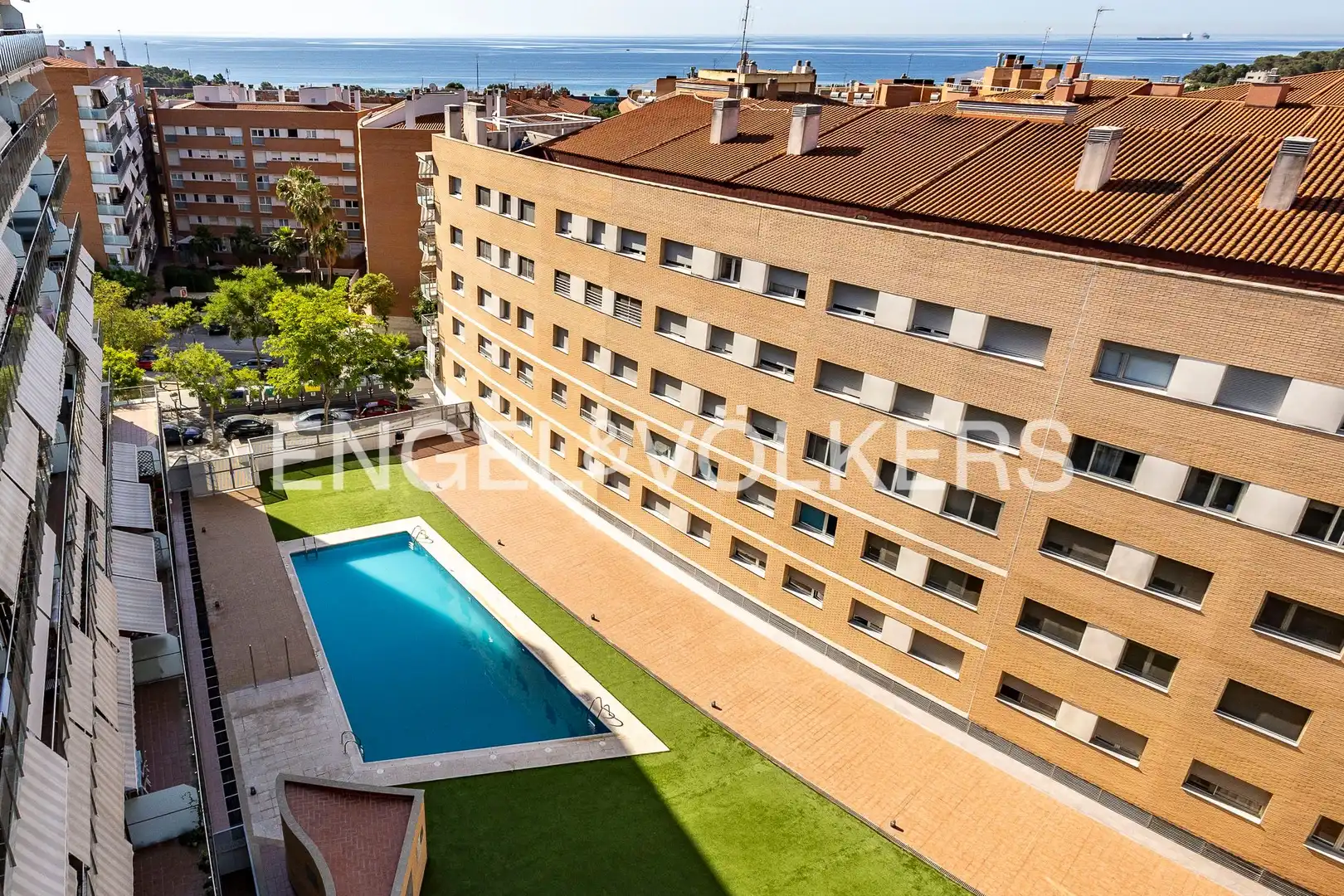 Swimming pool of Attic for sale in Tarragona  with Air Conditioner, Heating and Terrace