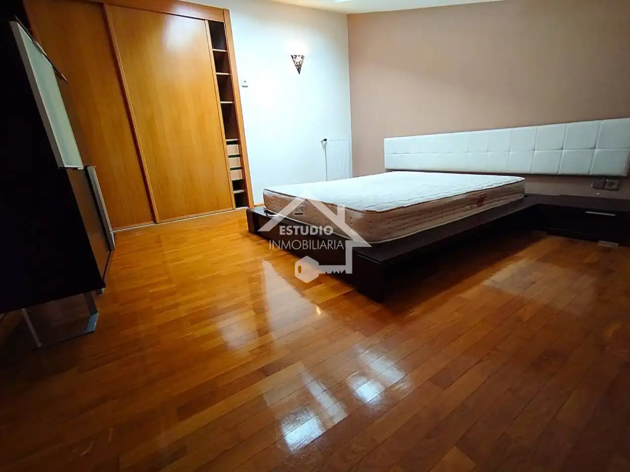 Habitación de Dúplex en venta en Viana con Calefacción y Balcón