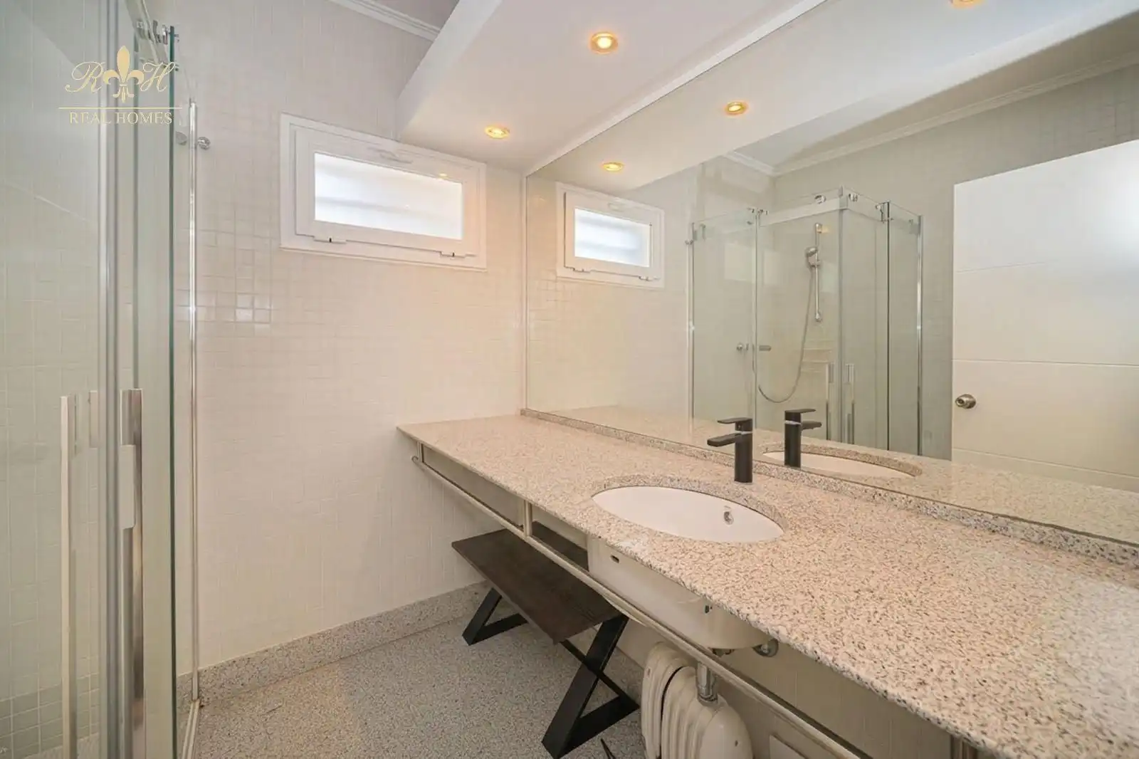 Bathroom of Houses for sale in L'Alfàs del Pi  with Air Conditioner, Terrace and Swimming Pool