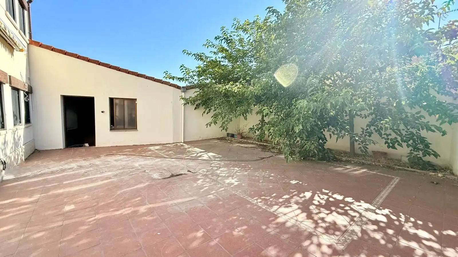 Vista exterior de Casa o xalet en venda en Medina del Campo amb Calefacció i Terrassa