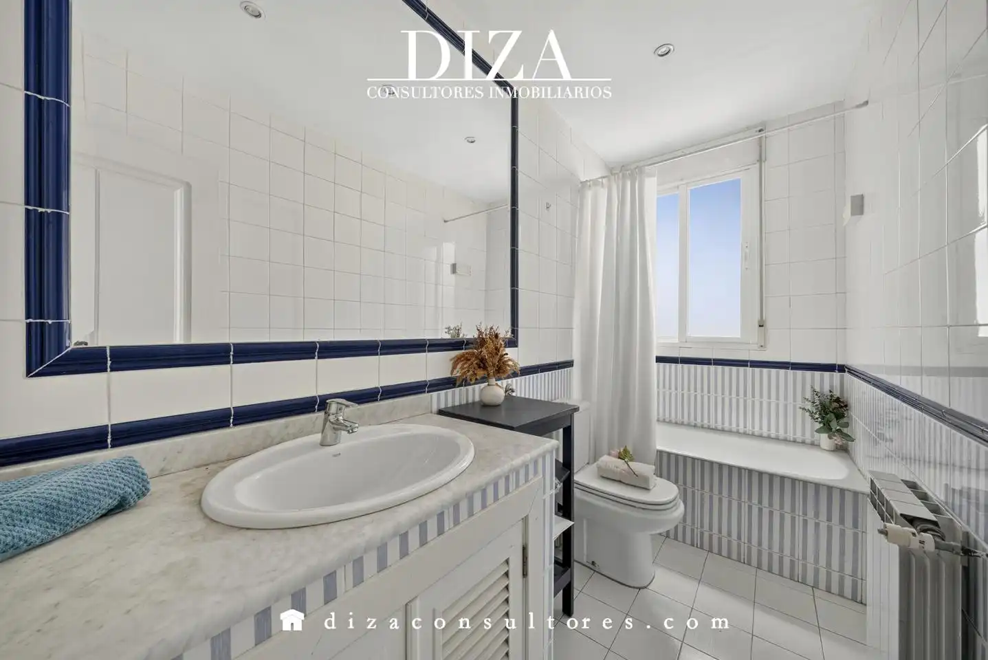 Baño de Ático en venta en Madrid con Aire acondicionado, Calefacción y Terraza