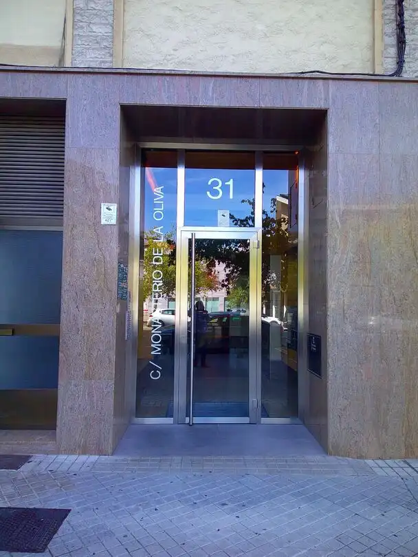 Oficina de alquiler en  Pamplona / Iruña con Calefacción