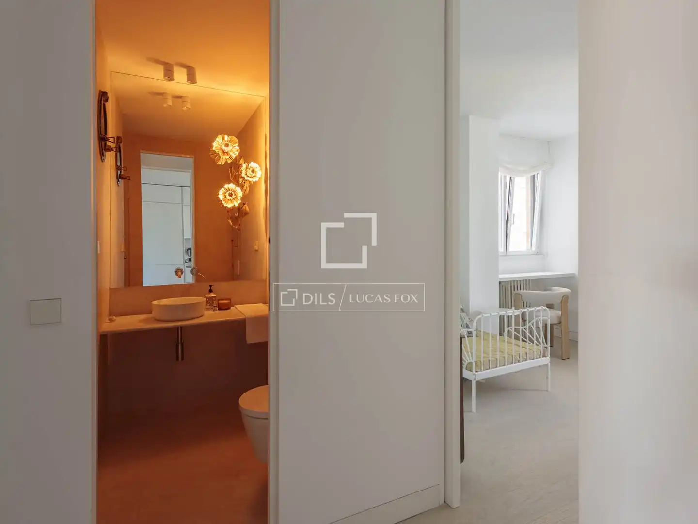 Bathroom of Flat for rent in Madrid  with Air Conditioner, Heating and Private garden