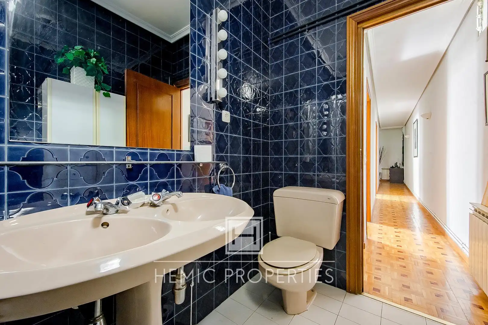 Vista exterior de Piso en venta en Madrid con Trastero y Balcón