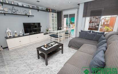 Living room of Flat for sale in Montcada i Reixac  with Air Conditioner, Heating and Furnished