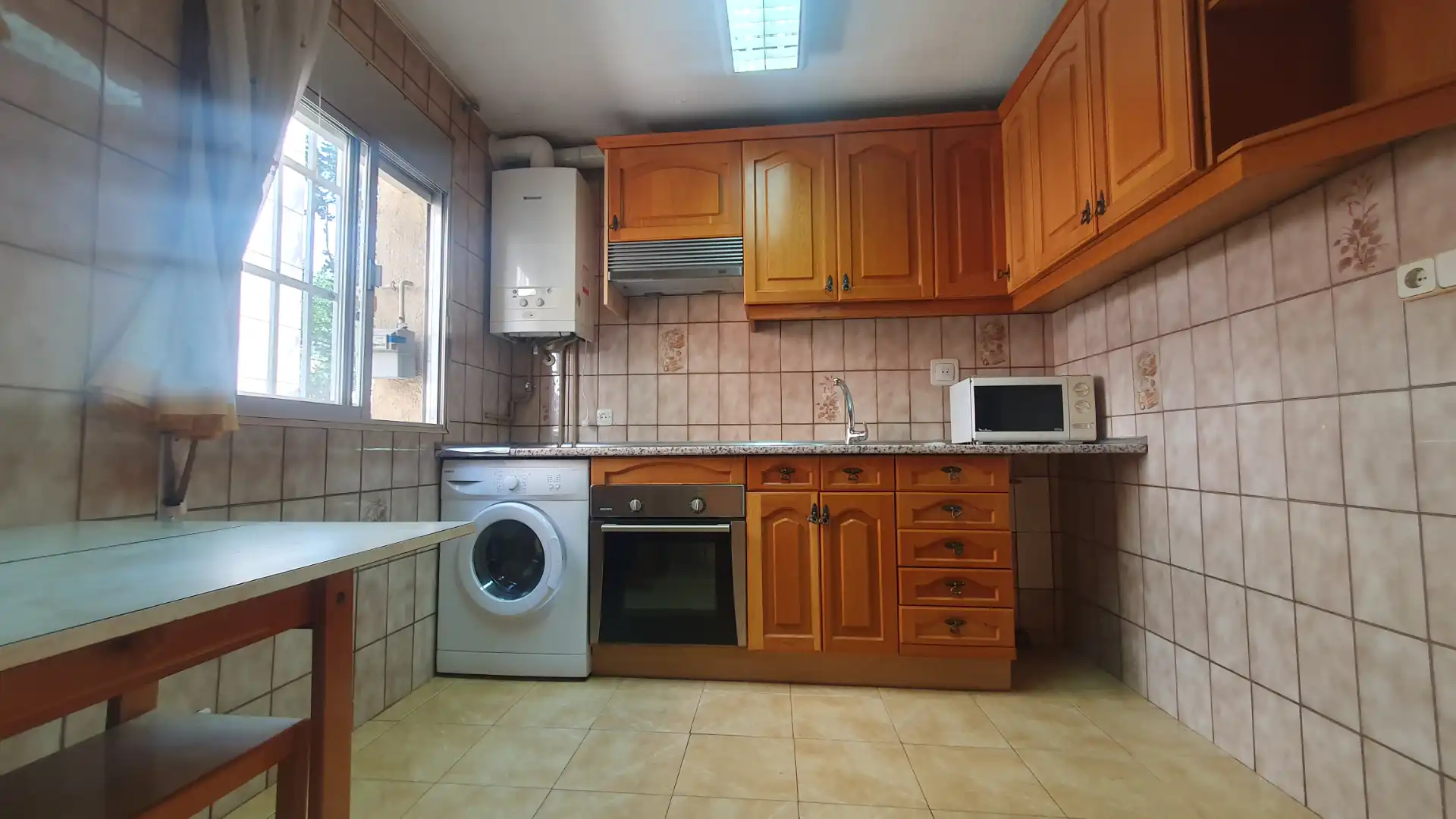 Cuina de Pis en venda en Madrid amb Calefacció, Moblat i Forn