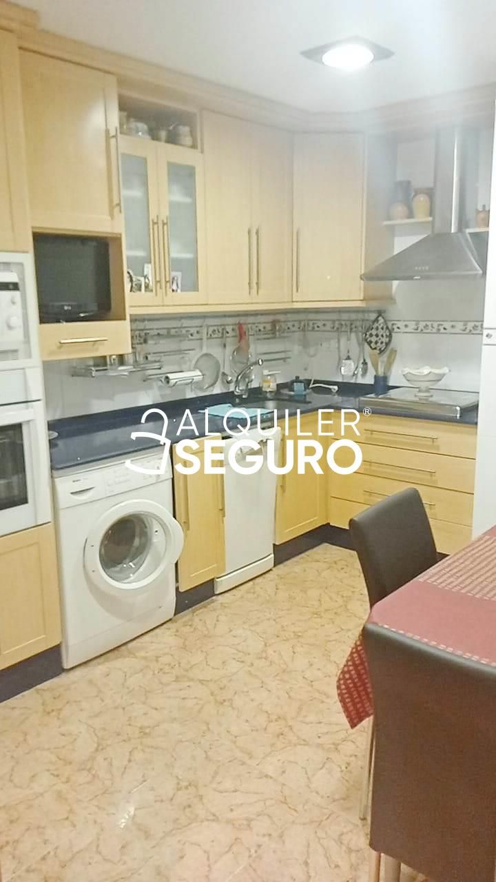 Cocina de Piso de alquiler en Pedro Muñoz con Aire acondicionado, Calefacción y Terraza