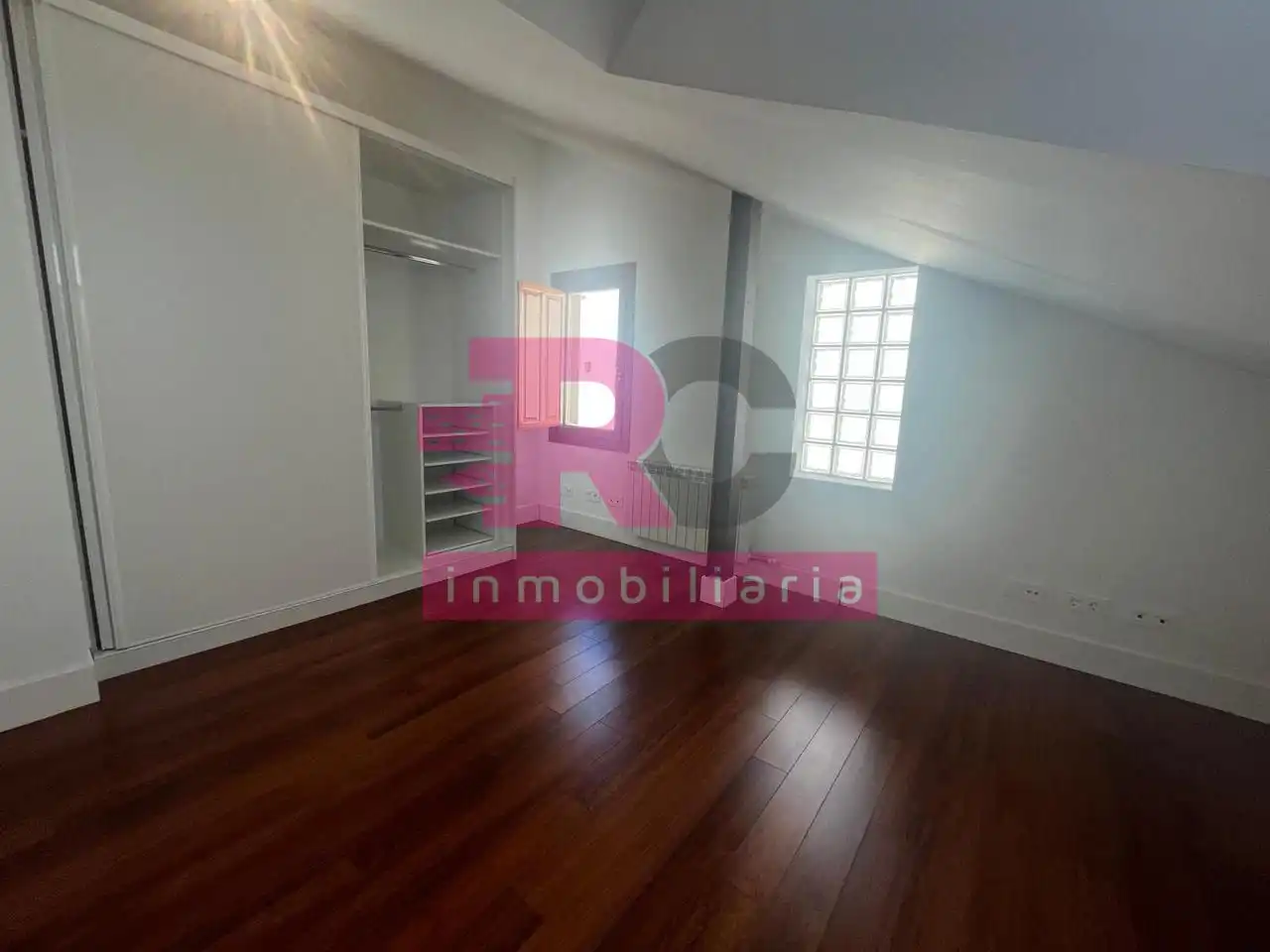 Habitación de Ático en venta en Salamanca con Aire acondicionado y Calefacción