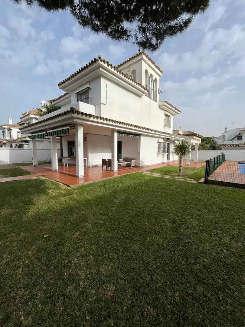 Garden of Houses for sale in Chiclana de la Frontera