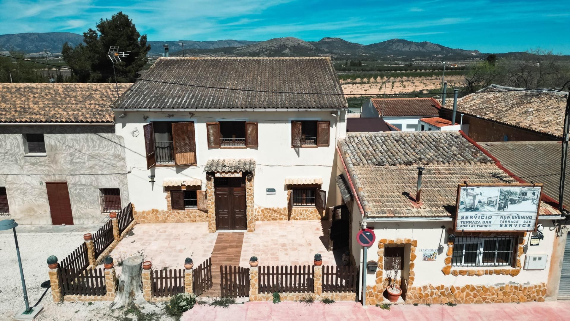 Exterior view of House or chalet for sale in Monóvar  / Monòver  with Air Conditioner, Heating and Private garden
