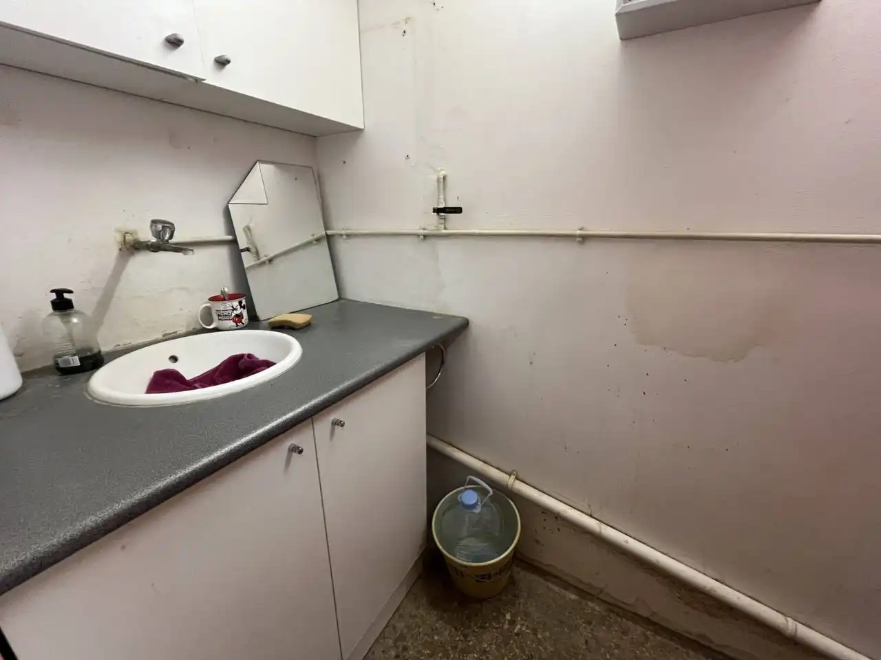 Baño de Local de alquiler en Cornellà de Llobregat