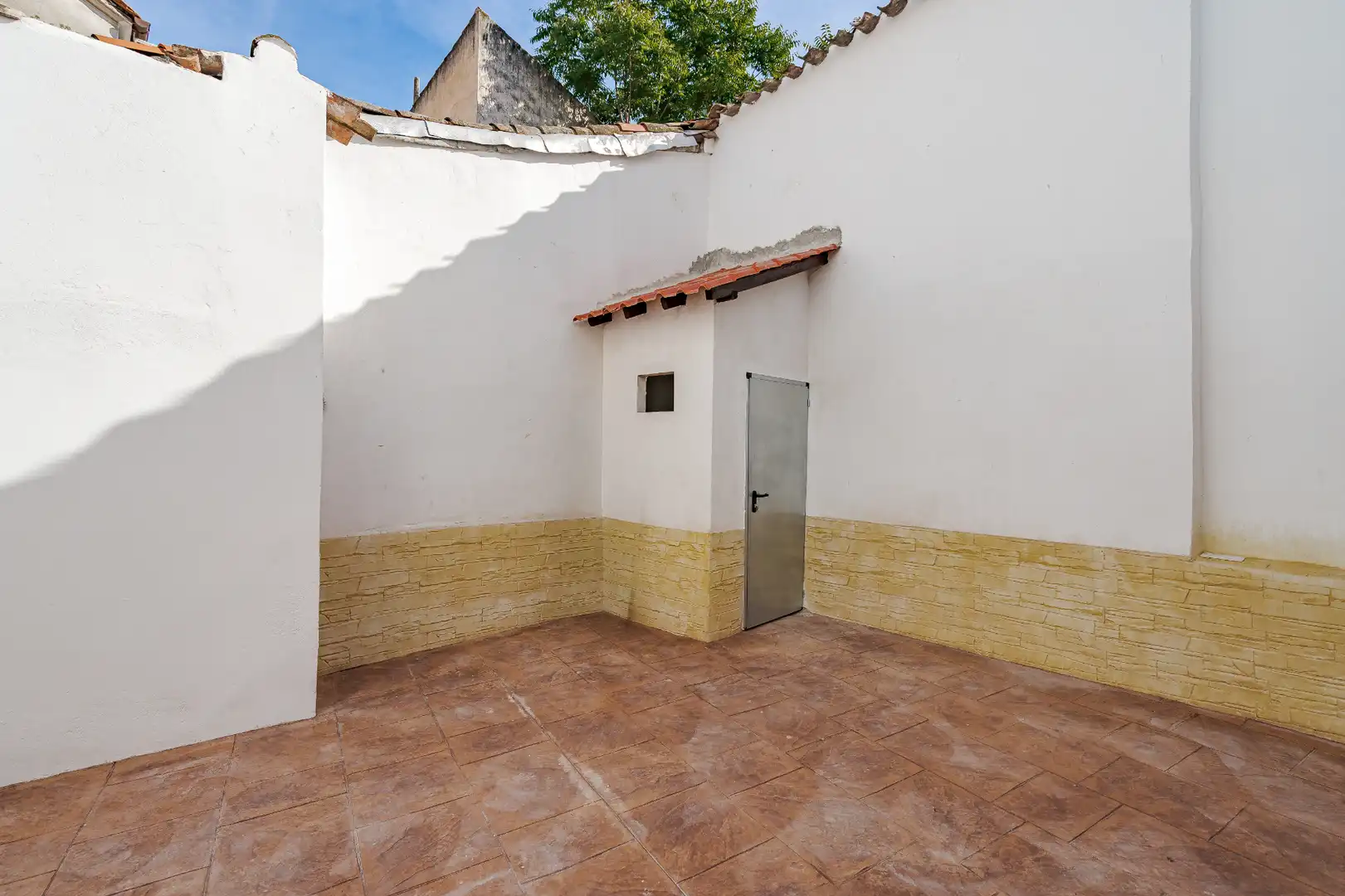 Vista exterior de Casa o xalet en venda en Tielmes amb Aire condicionat, Calefacció i Jardí privat