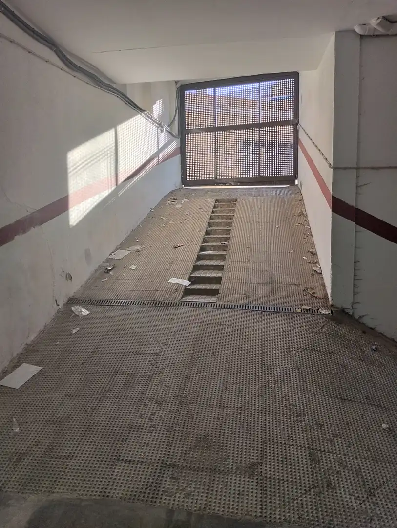Aparcament amb ascensor en venda a La Algaba, imagen 2