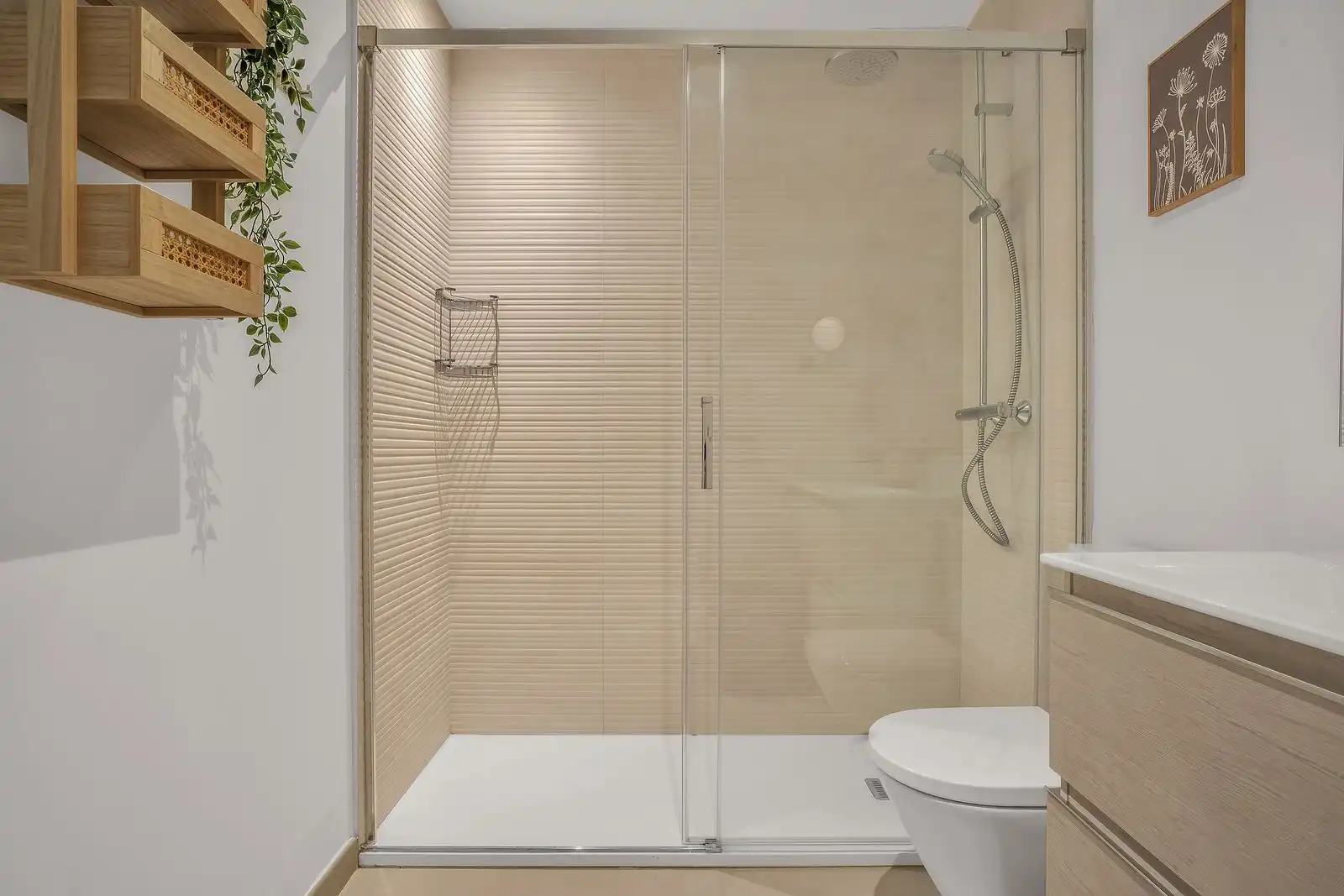 Bany de Apartament en venda en Estepona amb Terrassa, Traster i Moblat