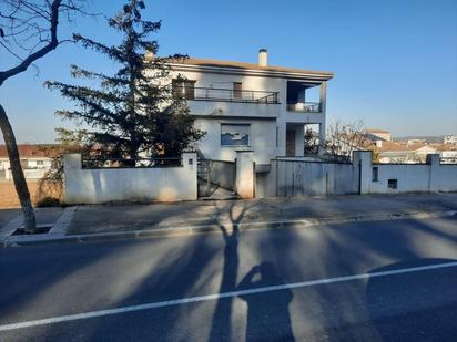 Vista exterior de Casa o xalet en venda en Tàrrega amb Parquet, Terrassa i Traster