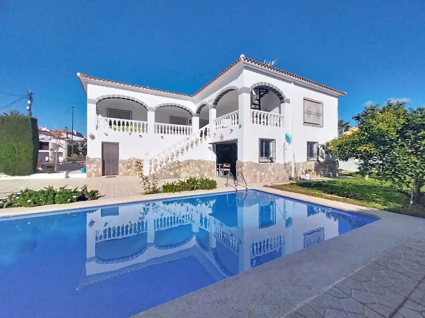 Exterior view of Houses for sale in L'Alfàs del Pi  with Air Conditioner, Heating and Private garden