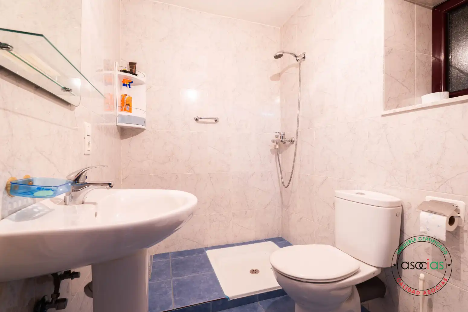 Baño de Casa o chalet en venta en Gijón  con Calefacción y Amueblado