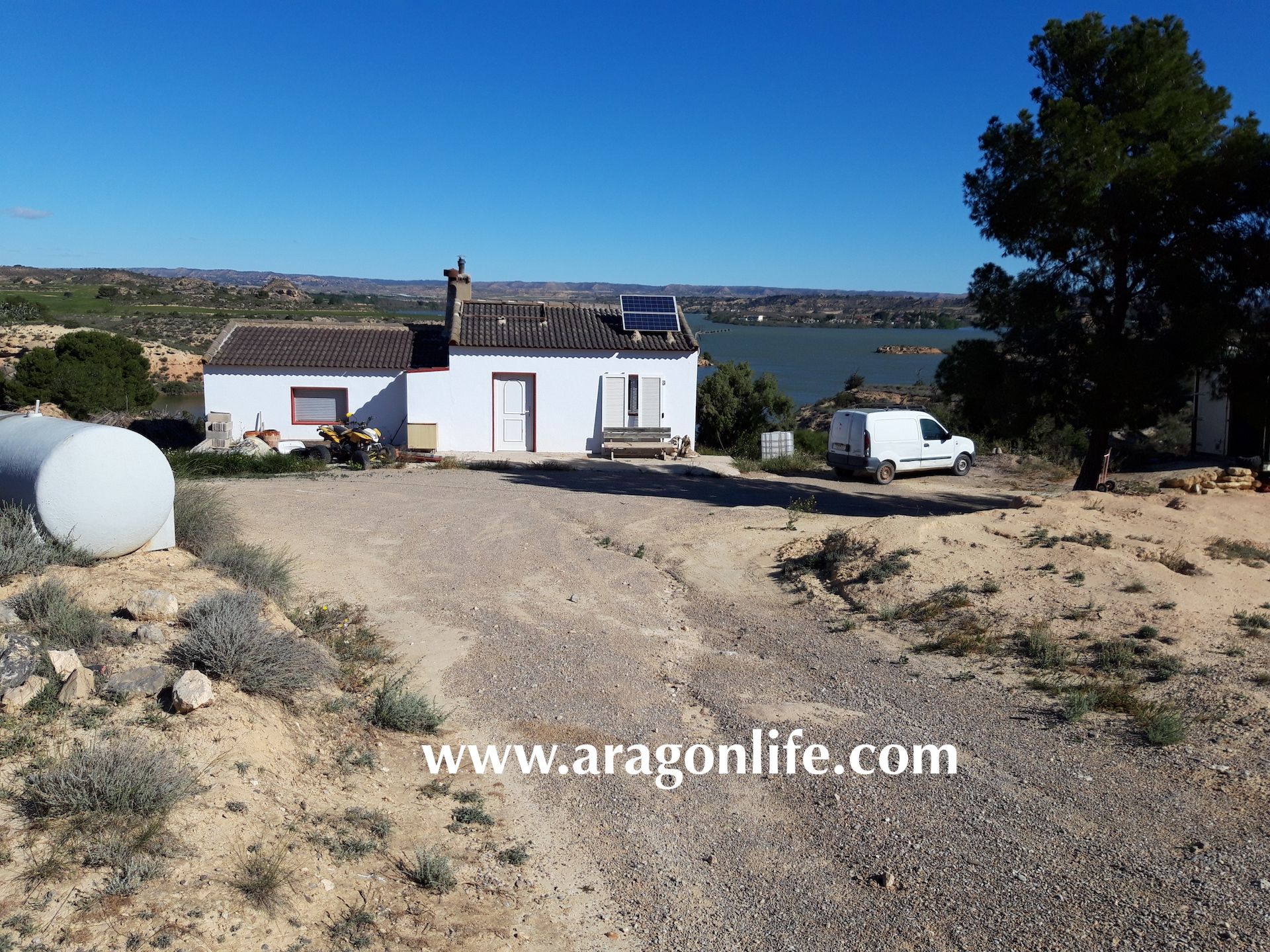 Country house for sale in Chiprana  with Private garden, Furnished and Jacuzzi