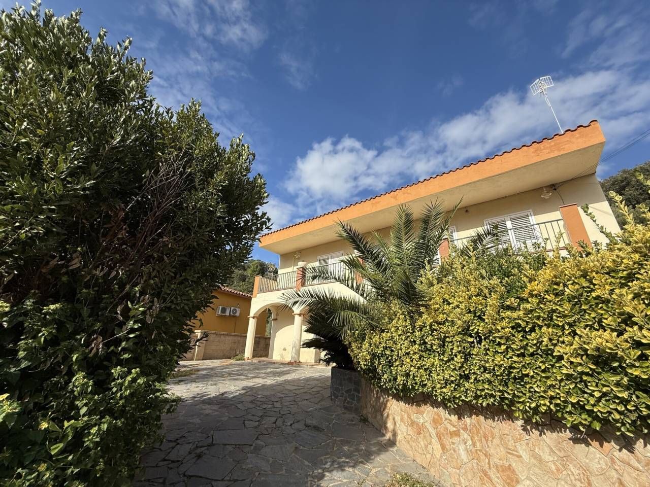 Vista exterior de Casa o xalet en venda en Riells i Viabrea amb Aire condicionat, Calefacció i Jardí privat