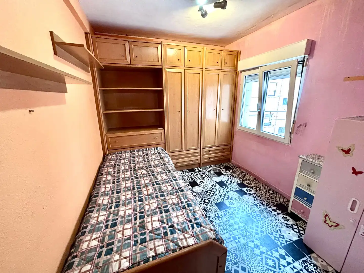 Habitación de Piso en venta en Gijón  con Calefacción, Parquet y Amueblado