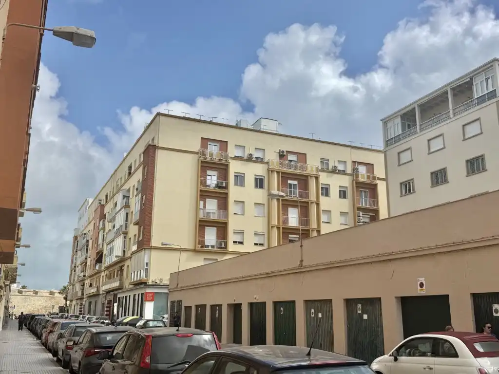 Außenansicht von Wohnung zum Verkauf in Cádiz