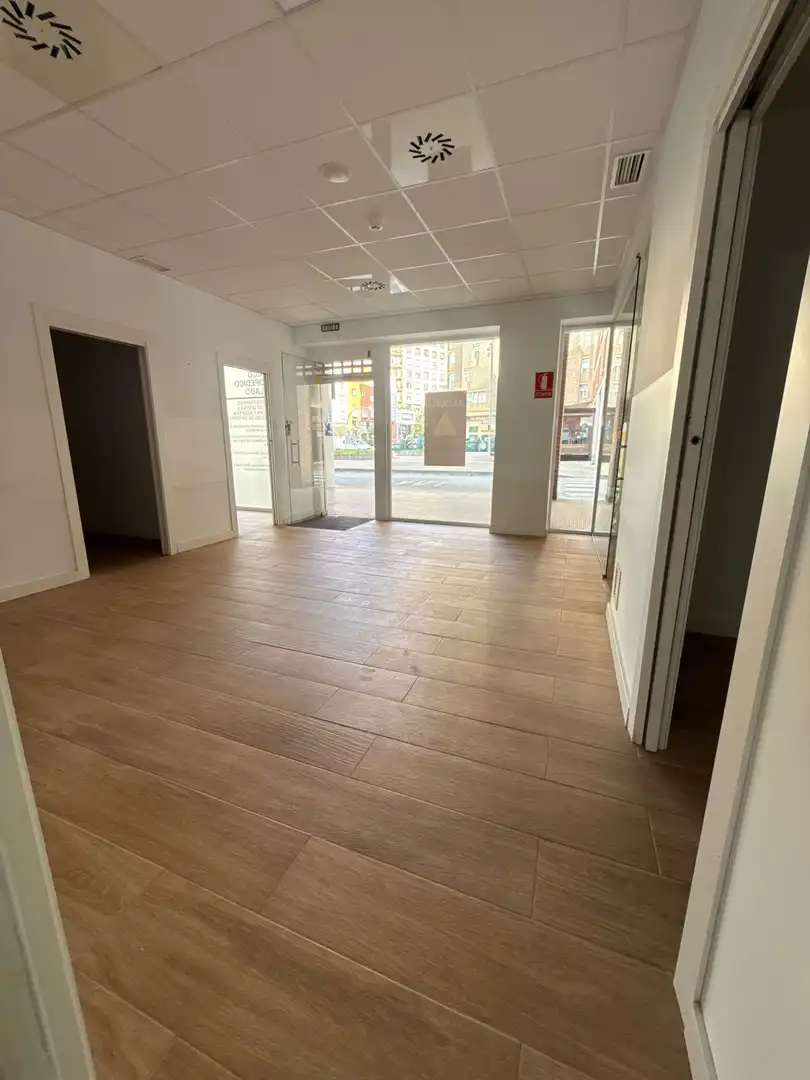 Local comercial de lloguer a Burlada-Burlata - Calle las Maestras 2, imagen 2