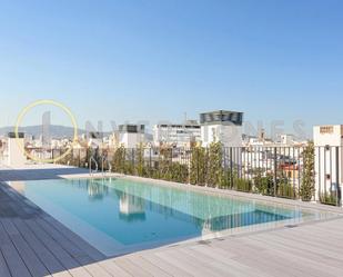 Swimming pool of Attic to rent in  Barcelona Capital  with Air Conditioner, Heating and Terrace