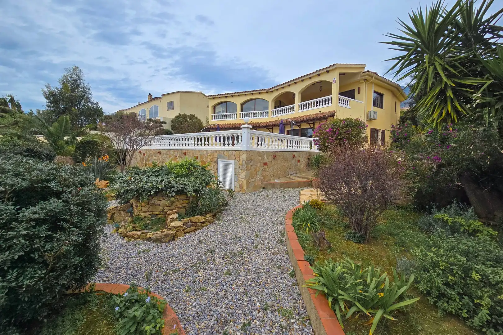 Außenansicht von Haus oder Chalet zum Verkauf in Roses mit Heizung, Privatgarten und Terrasse