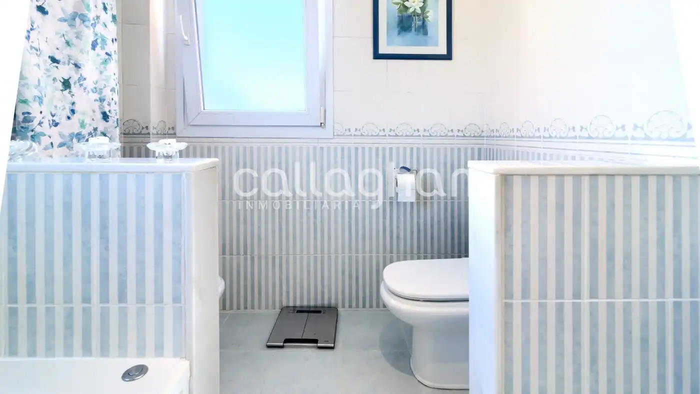 Baño de Casa o chalet en venta en Paterna con Aire acondicionado, Calefacción y Jardín privado