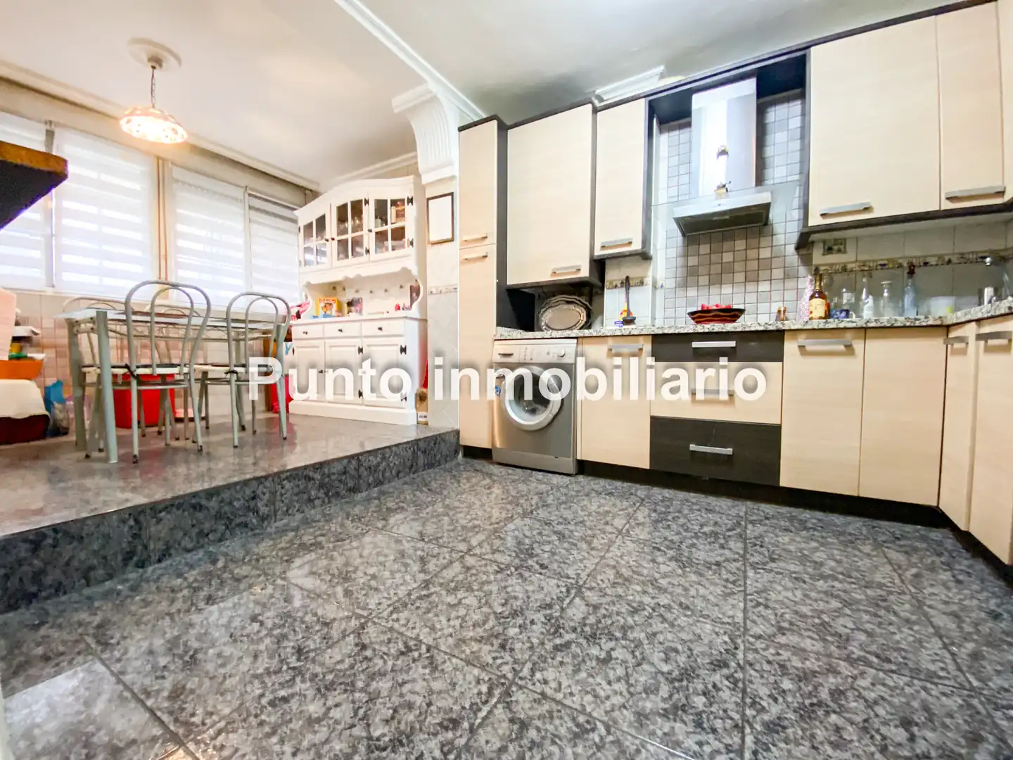 Cuina de Casa adosada en venda en Valladolid amb Calefacció, Jardí privat i Parquet