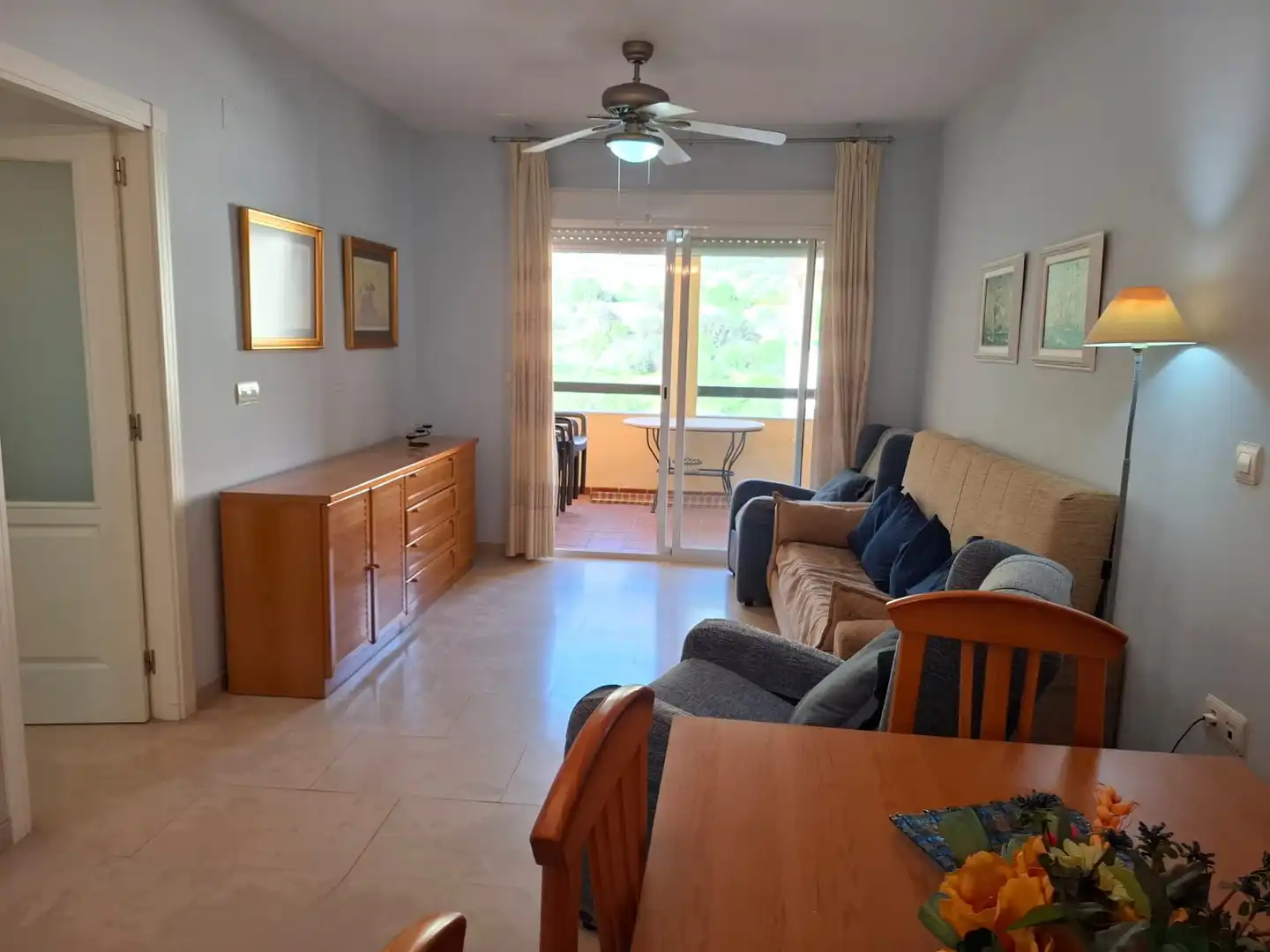 Sala de estar de Piso en venta en Torrenueva Costa con Terraza, Trastero y Amueblado