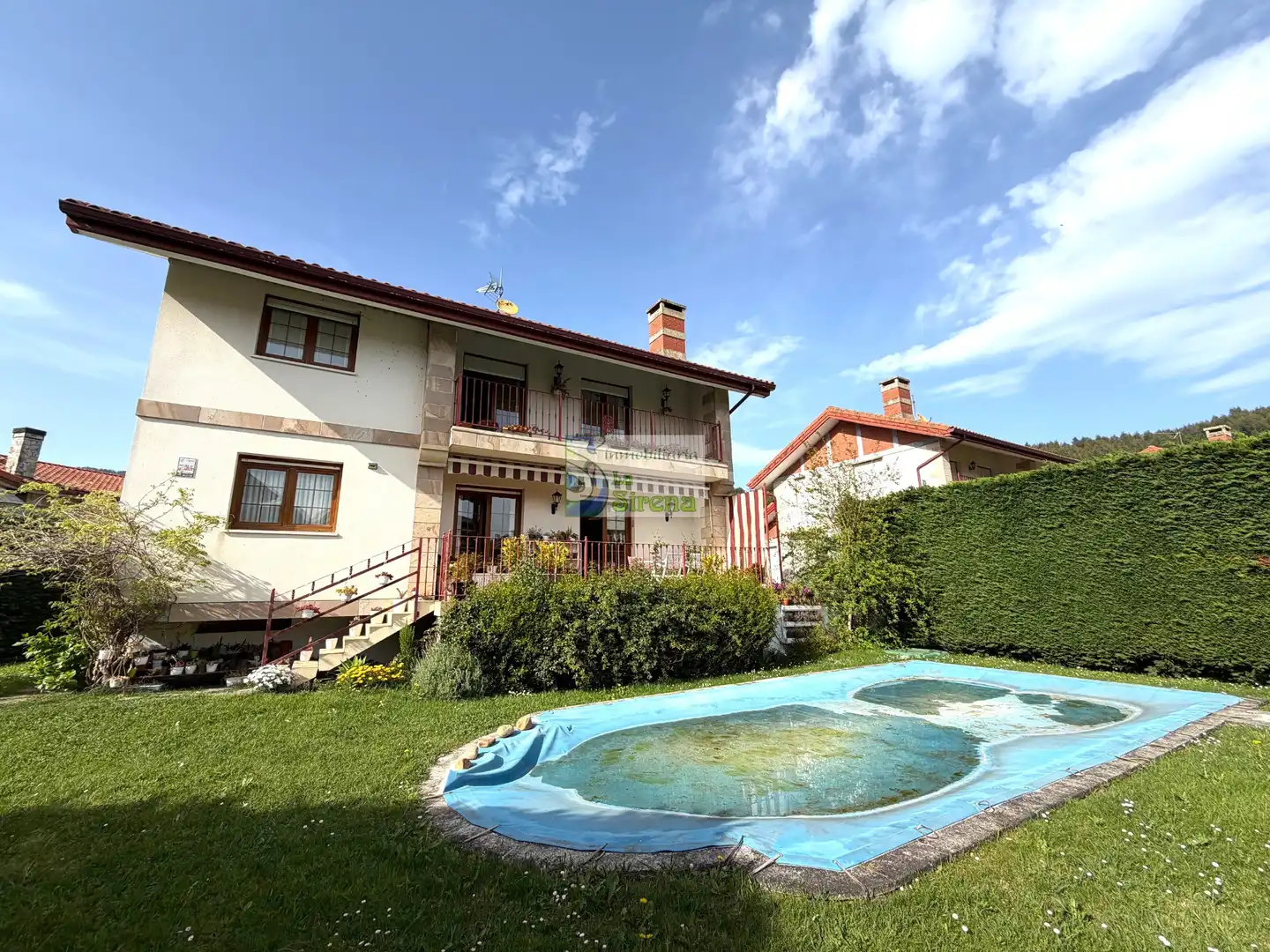 Vista exterior de Casa o chalet en venta en Castro-Urdiales con Calefacción, Jardín privado y Terraza