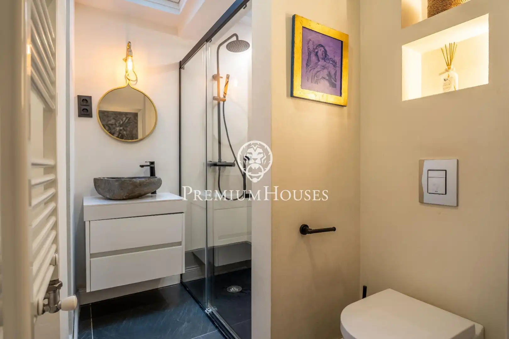 Bathroom of Flat for sale in Vilanova i la Geltrú  with Air Conditioner, Heating and Terrace