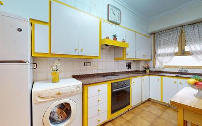 Kitchen of Flat for sale in Elche / Elx  with Balcony