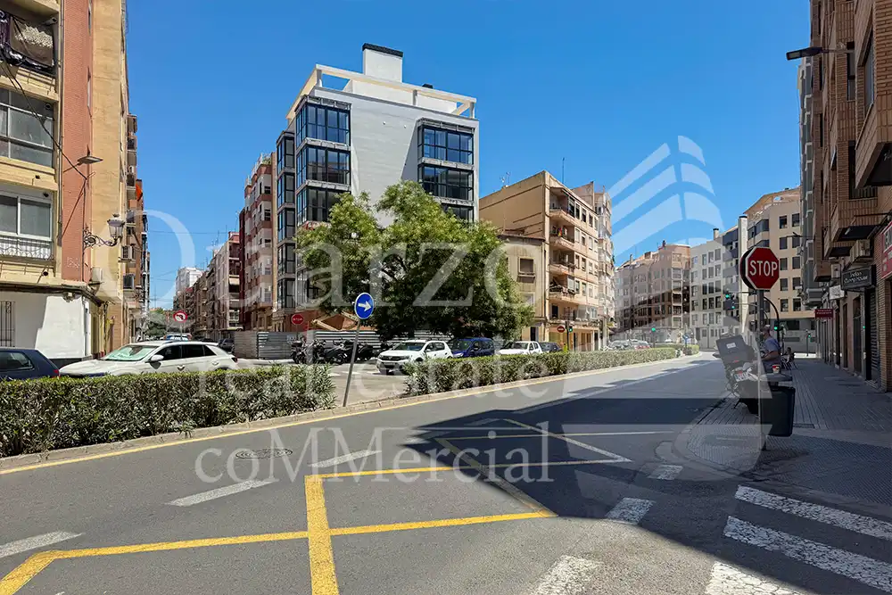 Vista exterior de Local en venda en Valencia