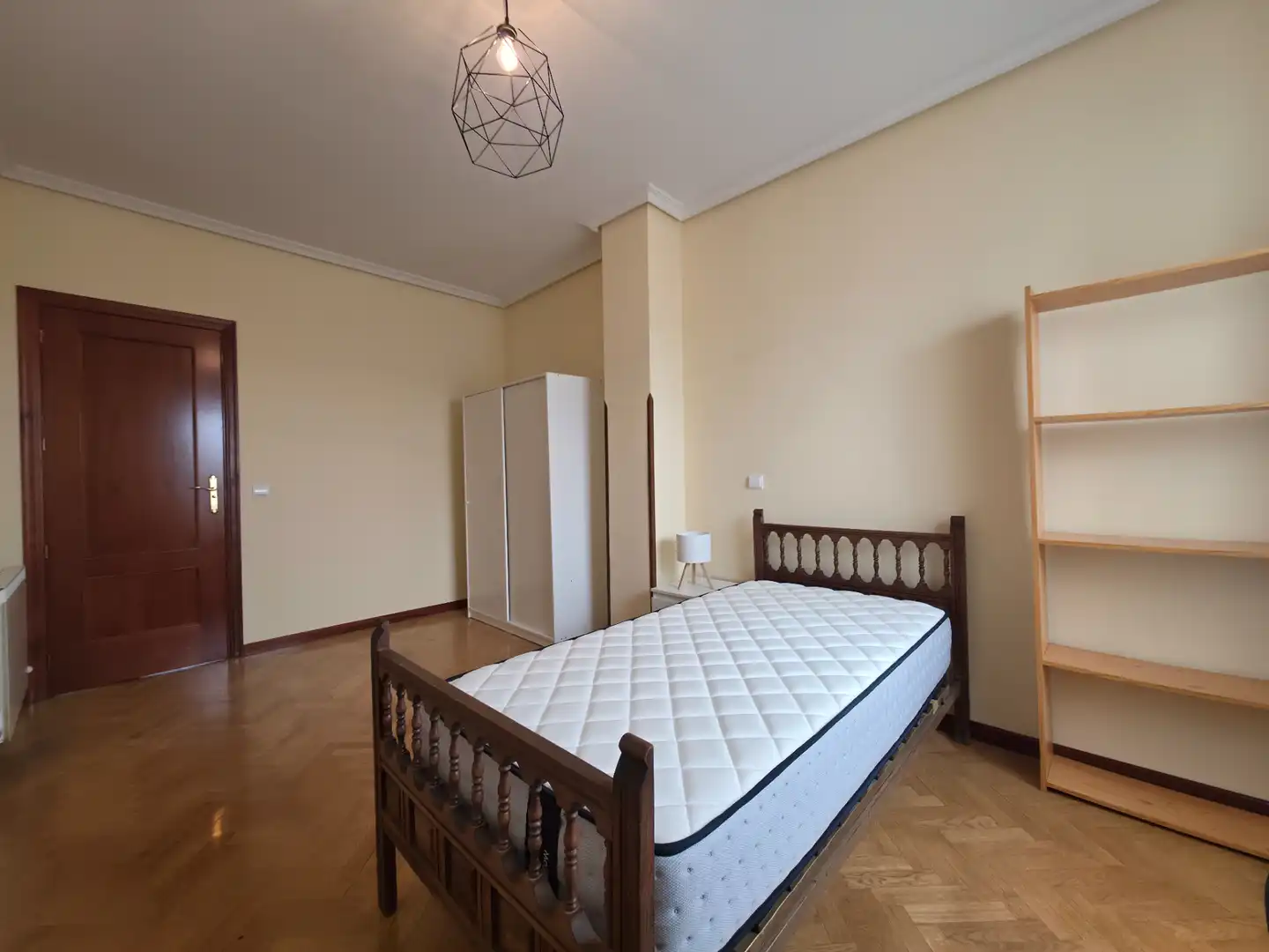 Dormitori de Pis per a compartir en Talavera de la Reina amb Aire condicionat, Calefacció i Parquet