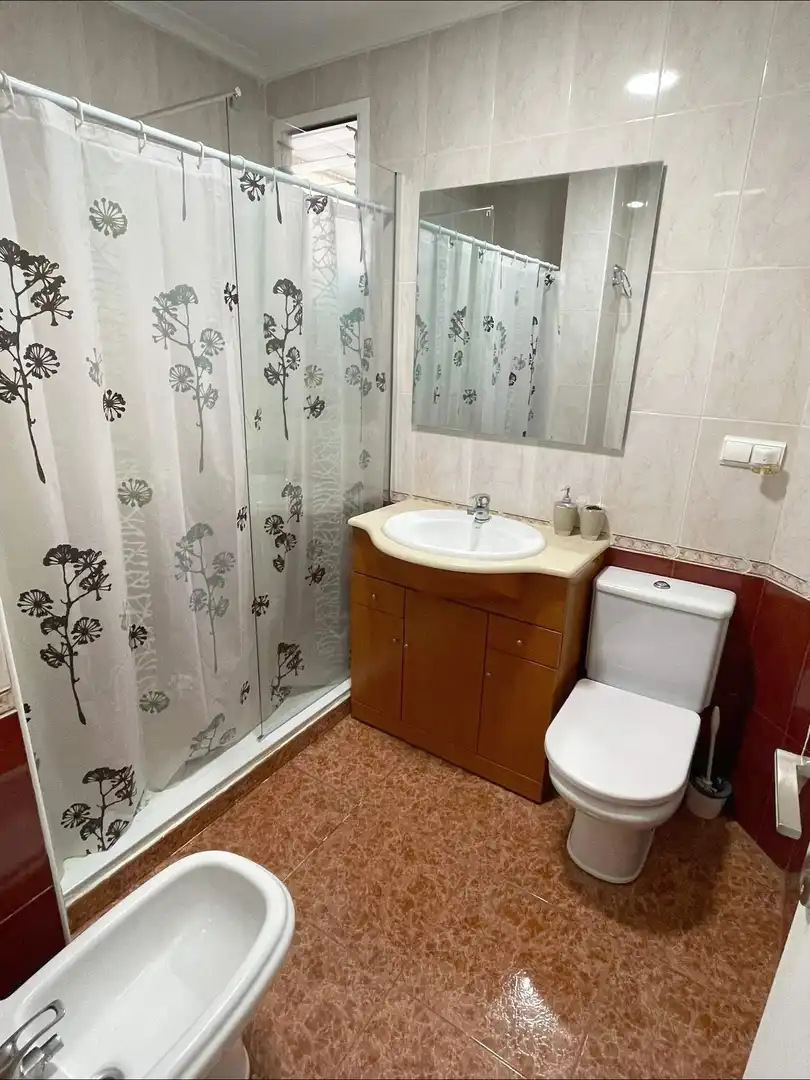 Bathroom of Flat for sale in Elche / Elx  with Air Conditioner, Heating and Storage room