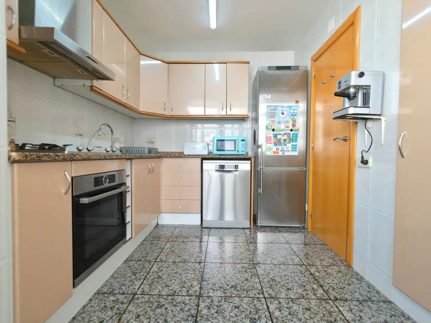 Cocina de Piso en venta en Sant Andreu de la Barca con Aire acondicionado, Calefacción y Terraza