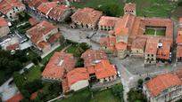 Vista exterior de Casa o xalet en venda en Santillana del Mar amb Aire condicionat, Calefacció i Jardí privat